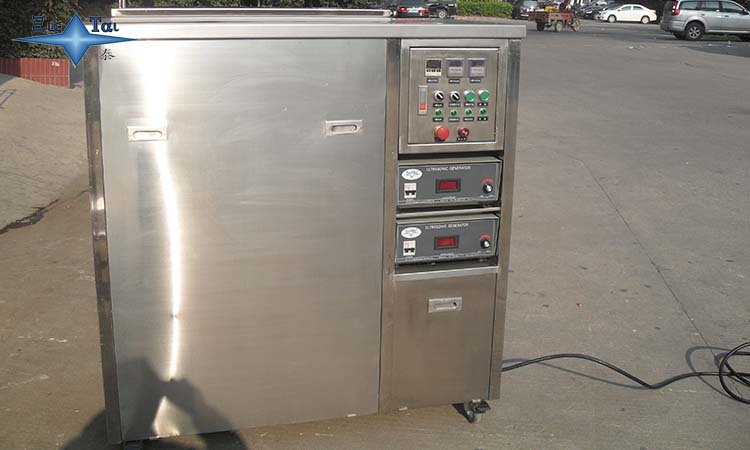 全自動(dòng)超聲波噴淋清洗機(jī)如何將產(chǎn)品清洗干凈的？