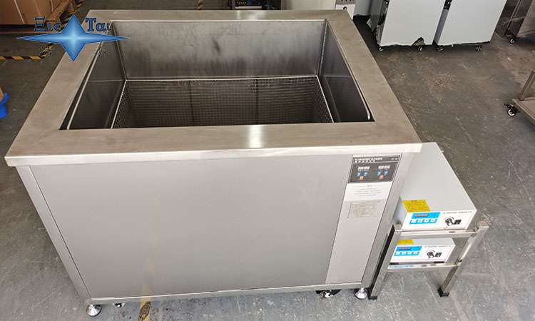 超聲波清洗機(jī)：清潔金屬冷藏設(shè)備，保持食品衛(wèi)生和品質(zhì)